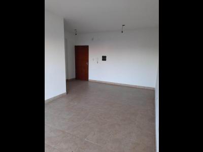 Casas Venta Santiago Del Estero INMOBILIARIA SUMA VENDE DEPARTAMENTO EN AV. MORENO Y GAUCHO RIVERO.